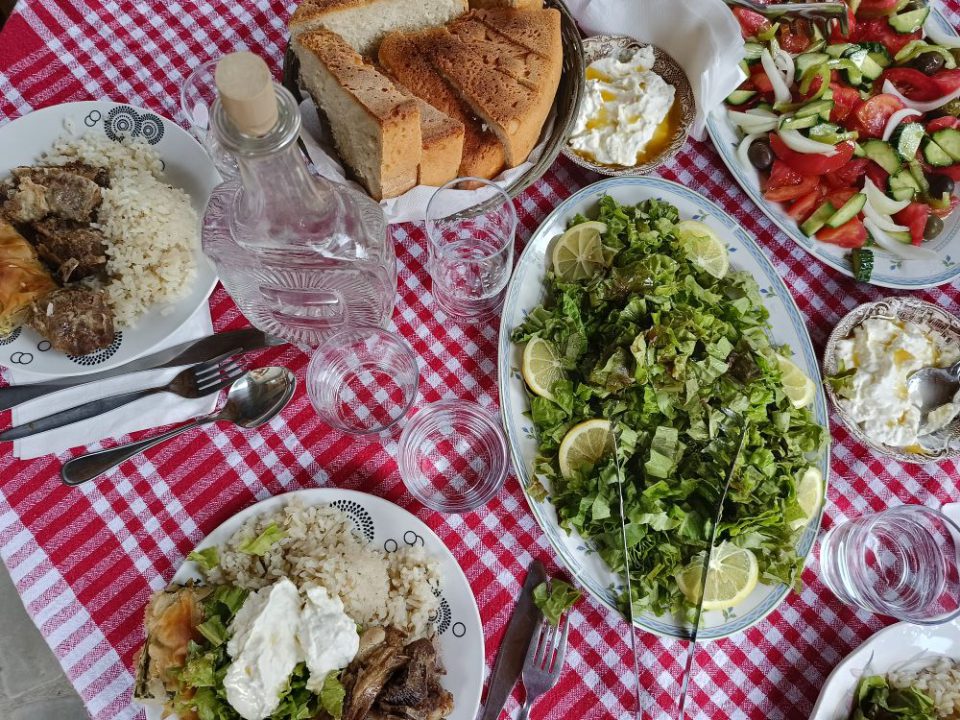 Albania - jedzenie w regionie Zagoria